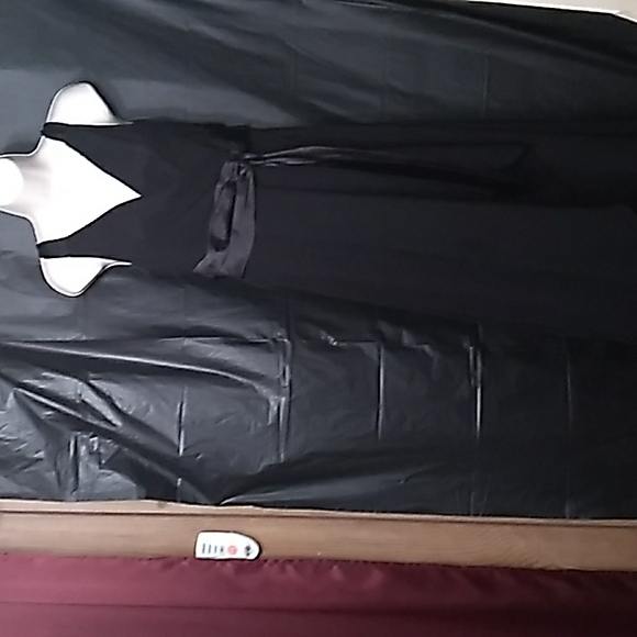 EVAN-PICONE DRESS - Picture 13 of 13